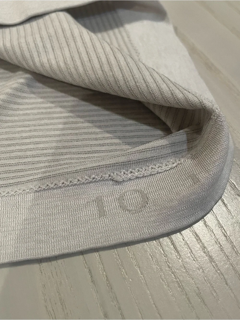 Lululemon Swiftly Tech Short Sleeve 2.0 Off White Light Grey - Size 10